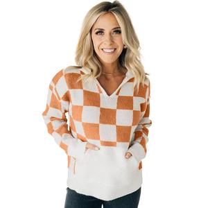 Chandails à col montant à carreaux orange pour femmes Offre Spéciale Tops décontractés avec logo avant pour l'hiver - Product Image 3