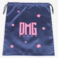 Logo personnalisé imprimé bleu marine Satin cordon chapeau vêtements cheveux paquet sac d'emballage de luxe doux Satin de soie pochette sacs à poussière