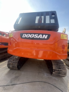 Pelle sur chenilles Doosan Corée d'occasion Doosan DX225 Pelle sur chenilles 20 tonnes DX225 Digger - Product Image 4
