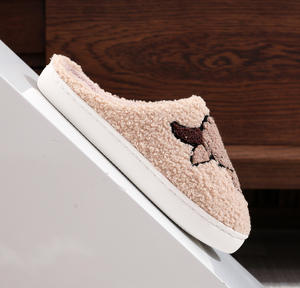 Nouvellement conçu hiver en peluche chaud pantoufles femmes <span class=keywords><strong>Highland</strong></span> Yak imprimer semelles intérieures antidérapantes tissu haut <span class=keywords><strong>Massage</strong></span> caractéristique chambre utilisation - Product Image 3