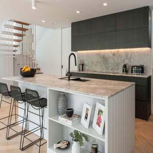 ตู้ครัวโมเดิร์นแบบประกอบเองพร้อมขาตั้ง วัสดุทำจากสแตนเลส ไม้จริง และแผ่น MDF - Product Image 3