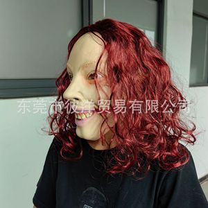 Masque d'Halloween avec cheveux rouges en émulsion, style amusant pour accessoires de déguisement - Product Image 5