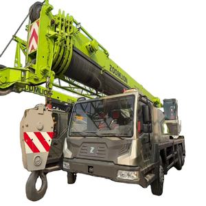 Grue mobile Zoomlion ZTC250 d'occasion, excellent état de fonctionnement, capacité de levage 50 tonnes, prix abordable, composants essentiels moteur, pompe, moteur. - Product Image 1