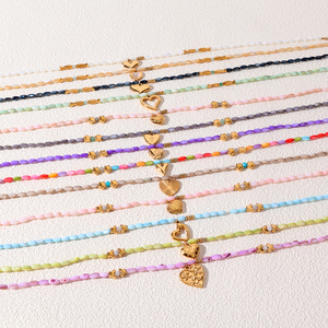 Collana girocollo con ciondolo a cuore gonfio in conchiglia naturale colorata, stile boho chic, perfetta come regalo per l'estate, la spiaggia e l'uso quotidiano. - Product Image 3