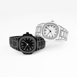 Reloj de Cuarzo Casual para Hombre, Venta al por Mayor, Diseño Moderno con Rayas Blancas y Negras, Estilo Graffiti, Reloj de Plástico para Hombre, Estilo de Dibujos Animados - Product Image 4
