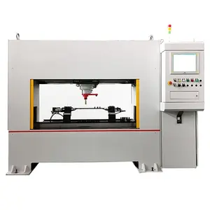 Automatic gear shaft straightening machine