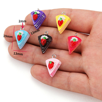 Dessin animé 3D Mini fraise gâteau résine pendentif breloque pour artisanat fabrication de bijoux collier à faire soi-même Bracelet boucle d'oreille accessoires W438