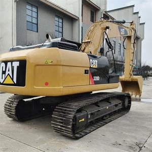 Excavatrice sur chenilles CAT320D2L d'occasion de haute qualité, poids opérationnel de 20 tonnes, avec moteur et pompe en stock pour une livraison immédiate - Product Image 3