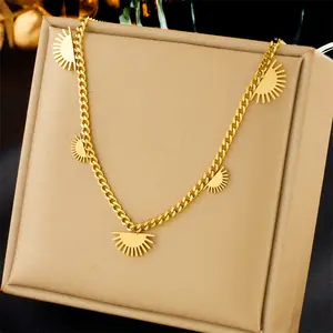 Venta al por mayor de alta calidad de la moda no se deslustra 18k de oro de acero inoxidable en forma de abanico colgante collar de joyería de las mujeres