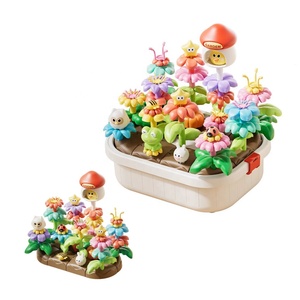 Jouet de construction de <span class=keywords><strong>jardin</strong></span> de fleurs DIY, décorations de personnages animaux mignons, ensemble de construction de plantes et fleurs pour enfants - Product Image 1