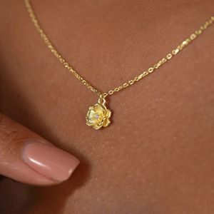 Collar con colgante de flor de rosa para mujer, estilo vintage floral, joyería de moda para uso diario - Product Image 3