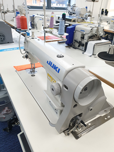 <span class=keywords><strong>Machine</strong></span> <span class=keywords><strong>à</strong></span> <span class=keywords><strong>coudre</strong></span> <span class=keywords><strong>industrielle</strong></span> Jukis 8100E d'occasion, Offre Spéciale - Product Image 6