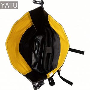 Zaino Impermeabile Leggero in PVC da 30L con Chiusura Roll-Top, Borsa da Viaggio Impermeabile Unisex per Attività all'Aperto, Nuovo Stile - Product Image 6