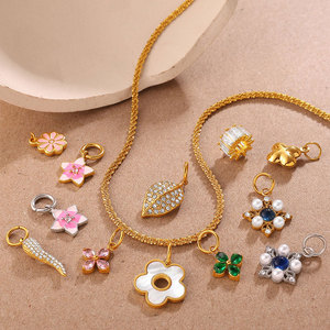 Pulsera de Acero Inoxidable 316L con Baño de Oro PVD de 14k/18k, Personalizable, con Dijes de Flores y Pedrería para Pulseras y Collares - Product Image 3