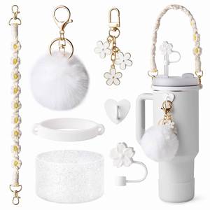 Cadena de flores con dije de corazón para botella de agua - Tapa de pajita Begonia, llavero de bola de peluche, accesorios para bebidas con certificación CE - Product Image 3