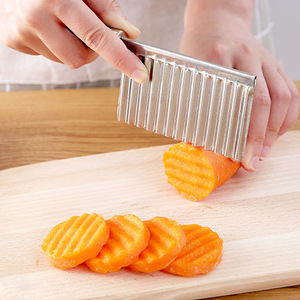 Éplucheur à pommes de terre, râpe à pommes de terre, coupe-pommes de terre ondulé, couteau à pommes de terre de cuisine, coupe-frites. - Product Image 1