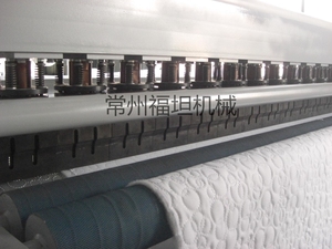 <span class=keywords><strong>FUTAN</strong></span> 1,6 m 1,8 m 2m 2,3 m 2,6 m 2,8 m 3m de ancho Cruz Cuerno y recto cuerno estándar ultrasónico máquina de acolchado - Product Image 2