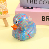 Jouet anti-stress en caoutchouc TPR souple et compressible en forme de canard avec motif tourbillon et paillettes - Jouet créatif unisexe amusant