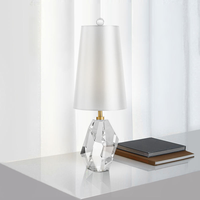 Lampe de table moderne européenne à base en cristal avec capteur de commande, abat-jour en tissu, alimentation CA, design épuré