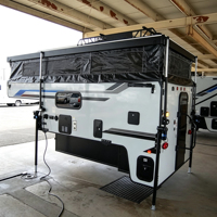 Camper autonome pour pick-up, intérieur complet avec dinette, idéal pour les sites de camping en pleine nature et les longs trajets routiers