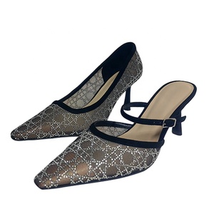 Sandales à talons hauts de luxe à enfiler, antidérapantes, avec strass en cristal et logo personnalisé - Product Image 5