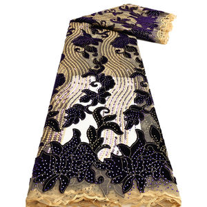 Tessuto in Pizzo NI.AI Stile Classico con Ricami, Paillettes e Velluto Floccato per Abiti da Sposa - Product Image 5