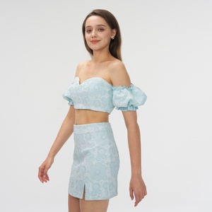 Conjunto de Dos Piezas para Mujer, Diseño OEM, Top con Hombros Descubiertos, Manga Abullonada, Color Azul Claro, Estilo Lindo - Product Image 5