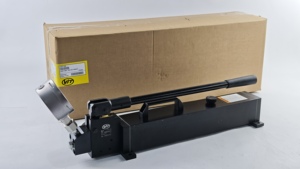 Ultra-high pressure <b>manual</b> hydraulic <b>pump</b> 1500 Bar Two-speed type Used for bolt tensioners - Product Image 6