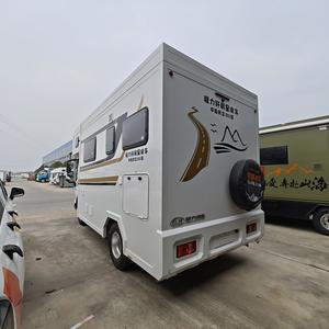 Camión HOWO Nuevo 4x2 con Volante a la Derecha, Autocaravana, Automático, Gasolina, 141 CV, Camas Grandes y Acogedoras, Muebles, Aire Acondicionado, Refrigerador, Batería de Litio - Product Image 5