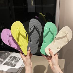 Chanclas al por mayor para invitadas de boda, sandalias de playa blancas lisas con tira transparente, zapatos planos de verano para mujer, logotipo personalizado de fábrica - Product Image 3