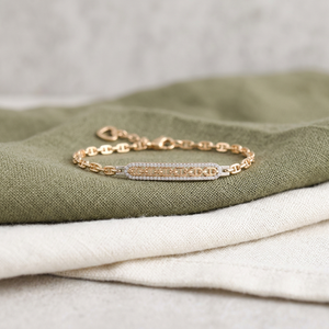 Pulsera de Plata de Ley Chapada en Oro Rosa con Eslabones de Ancla y Adorno de Piedras Brillantes, Joyería Fina Moderna para Mujer - Product Image 2