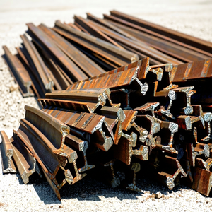 Déchets de fer ferroviaire, sections de rail en acier, barres d'armature, poutres en acier d'Ankara, 50 kg pour la construction et le recyclage - Product Image 1