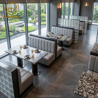 Ensemble de sièges de restaurant de luxe, table en marbre et chaises de salle à manger, utilisation pour hôtel, café, mobilier de salle à manger