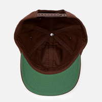 Flache 6-Panel-Kappe mit grünem Unterkanten, 5,5 cm kurzer Schirm, besticktem individuellem Logo, unstrukturierte Baseballkappe für Skateboard