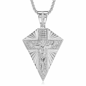 Colar Dina Trendy Hip Hop com Pingente Cruz de <span class=keywords><strong>Jesus</strong></span> Cristo Banhado a Ouro 18K em Aço Inoxidável com Zircônia e Corrente de Pérolas Quadradas Cravejadas - Product Image 5