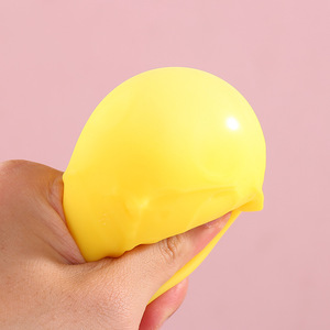 Cubo de simulación creativo transfronterizo superventas, juguete antiestrés de TPR con forma de queso blandito y bola de harina para broma. - Product Image 3