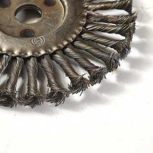 <span class=keywords><strong>Brosse</strong></span> à roue en fil torsadé en acier inoxydable industriel pour meuleuse d'angle, outils électriques à main, marque OEM REEKE, bricolage, 1 longueur de poils - Product Image 6
