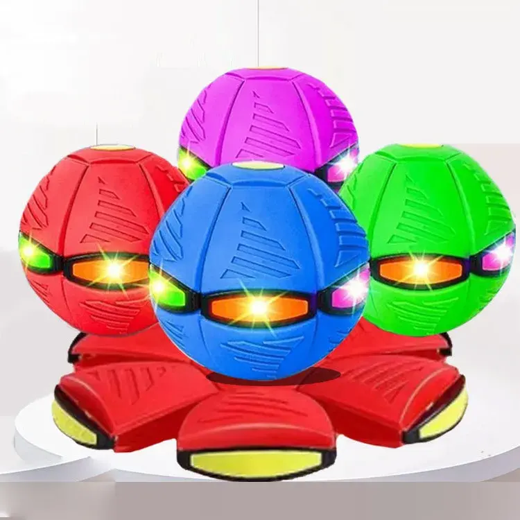 Giocattoli per bambini all'aperto che rimbalzano interattivi deformazione piatta Vent Throw Disc Ball Ufo Magic Flying Saucer Ball