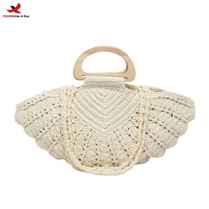 Sac à main en paille fait main au crochet style preppy vintage 2026 pour femme, portable et tendance, vente en gros, en forme d'éventail, prêt à expédier, commande mixte en gros - Product Image 1
