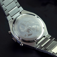 Montres carrées en acier avec mouvement à quartz japonais, chronomètre et double calendrier, design d'usine et personnalisation par lots pour marque privée