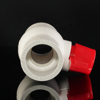 Penjualan terlaris katup bola UPVC kustom dengan pegangan kupu-kupu 1/2 "untuk 2" ukuran penuh katup bola plastik