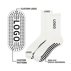 جوارب كرة قدم رياضية مخططة ومضادة للانزلاق من القطن السميك بشعار مخصص - Product Image 3