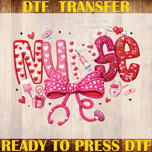 Термотрансферный DTF-принт «Валентинская медсестра»: готовый к нанесению на одежду и кружки, с эффектом фальш-пряжи, вязаный стетоскоп, бантик, цветочный узор. - Product Image 1