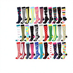 Usine de fabrication de chaussettes de compression sportives, chaussettes de ski montantes au-dessus du genou, bas élastiques, chaussettes de compression en nylon tricoté à pois - Product Image 1
