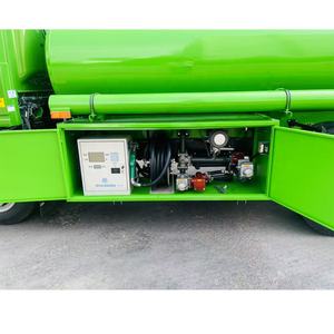 HOWO 4x2 4x4 lumière nouvelle capacité de 5000litres réservoir de carburant camion huile de palme transport camion-<span class=keywords><strong>citerne</strong></span> Camion <span class=keywords><strong>Citerne</strong></span> - Product Image 3