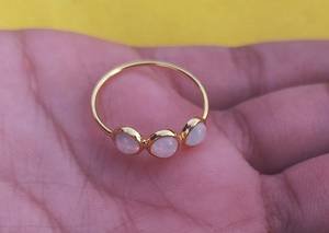 Anillo de plata esterlina 925 hecho a mano y oro de 18 quilates, banda de eternidad de ópalo de Fuego Azul natural, regalo de piedras preciosas finas para ella - Product Image 4