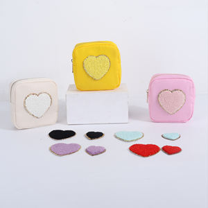 <span class=keywords><strong>Trousse</strong></span> <span class=keywords><strong>de</strong></span> maquillage <span class=keywords><strong>de</strong></span> petite taille <span class=keywords><strong>de</strong></span> 22 couleurs différentes, avec patchs personnalisés, <span class=keywords><strong>trousse</strong></span> <span class=keywords><strong>de</strong></span> <span class=keywords><strong>toilette</strong></span> en nylon pour filles, expédition en 3 jours - Product Image 1