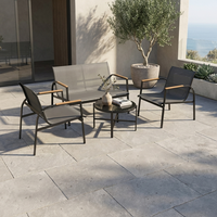 Ensemble de salon de jardin moderne 4 pièces en acier avec sièges en maille respirante et accoudoirs imitation bois pour l'extérieur