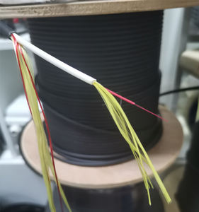 Câble de descente en fibre optique France FTTH intérieur/extérieur 4,6 mm 6 mm 500 m G657A2 1fo Câble de communication double gaine - Product Image 1