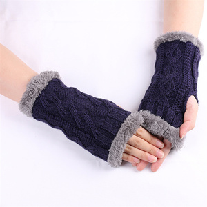 Vente en ligne de gants d'hiver à demi-doigts en tricot pour femmes Jacquard pour poignet épais en peluche de nouvelle mode - Product Image 6